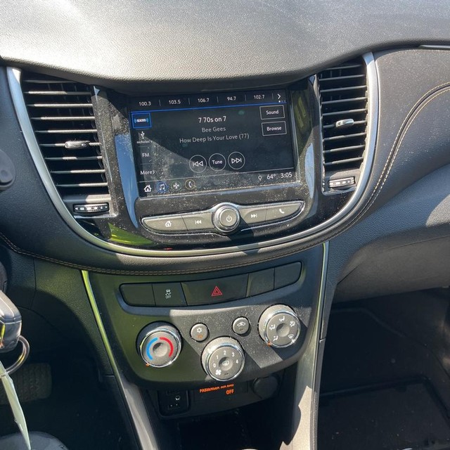 Chevrolet Trax Vehicle Full-screen Gallery Image 9