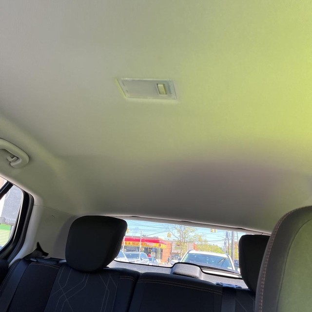 Chevrolet Trax Vehicle Full-screen Gallery Image 12