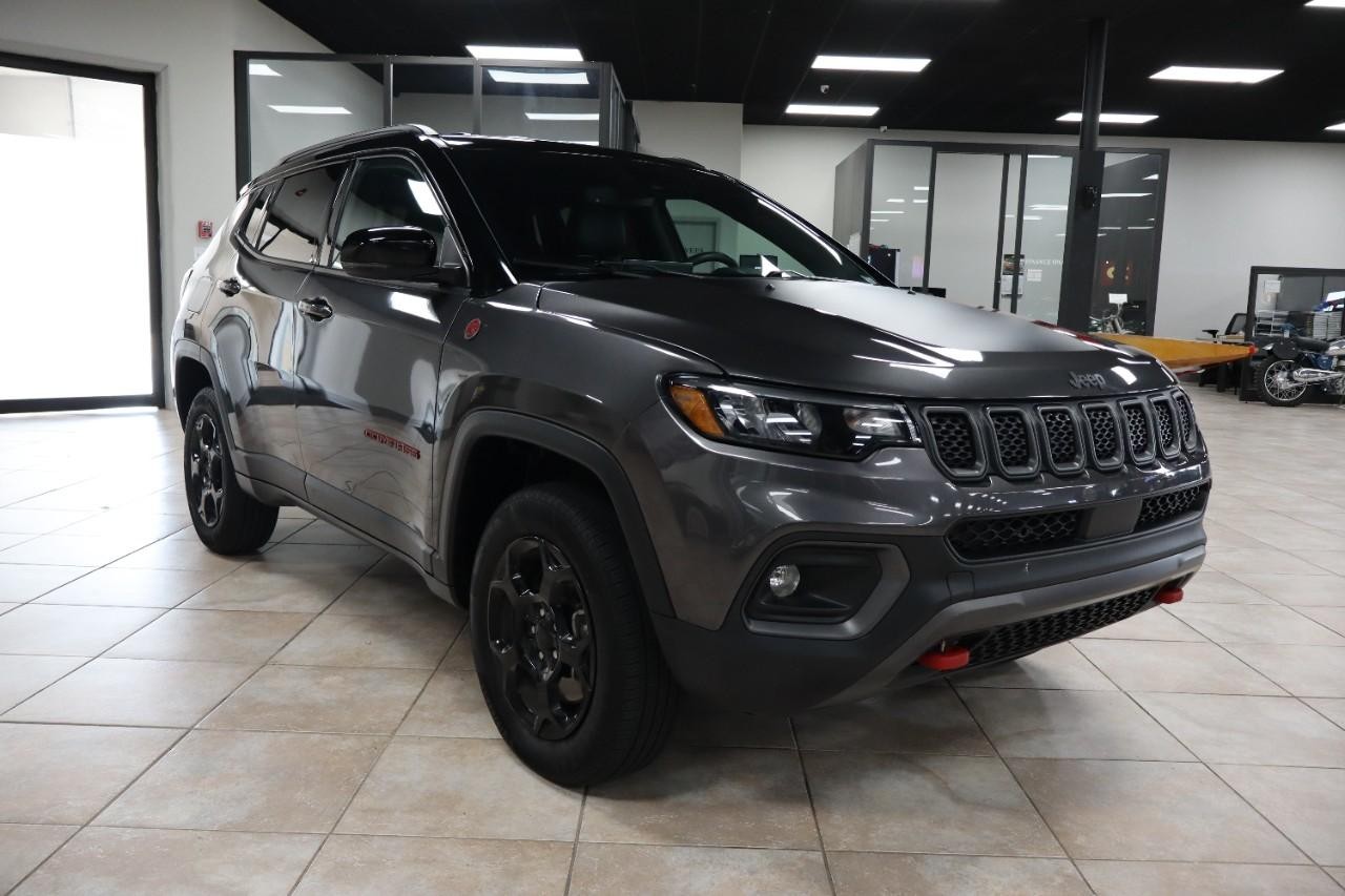 Jeep Compass Vehicle Full-screen Gallery Image 8
