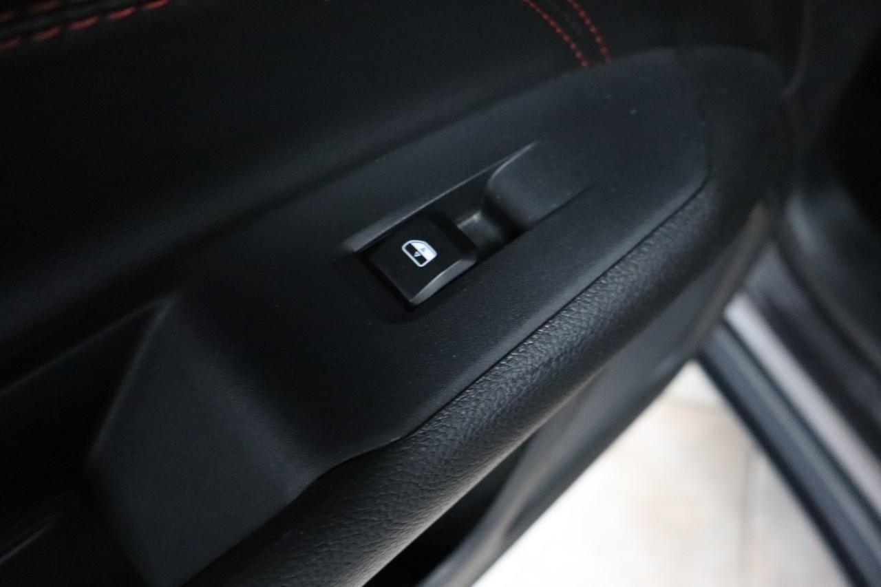 Jeep Compass Vehicle Full-screen Gallery Image 18