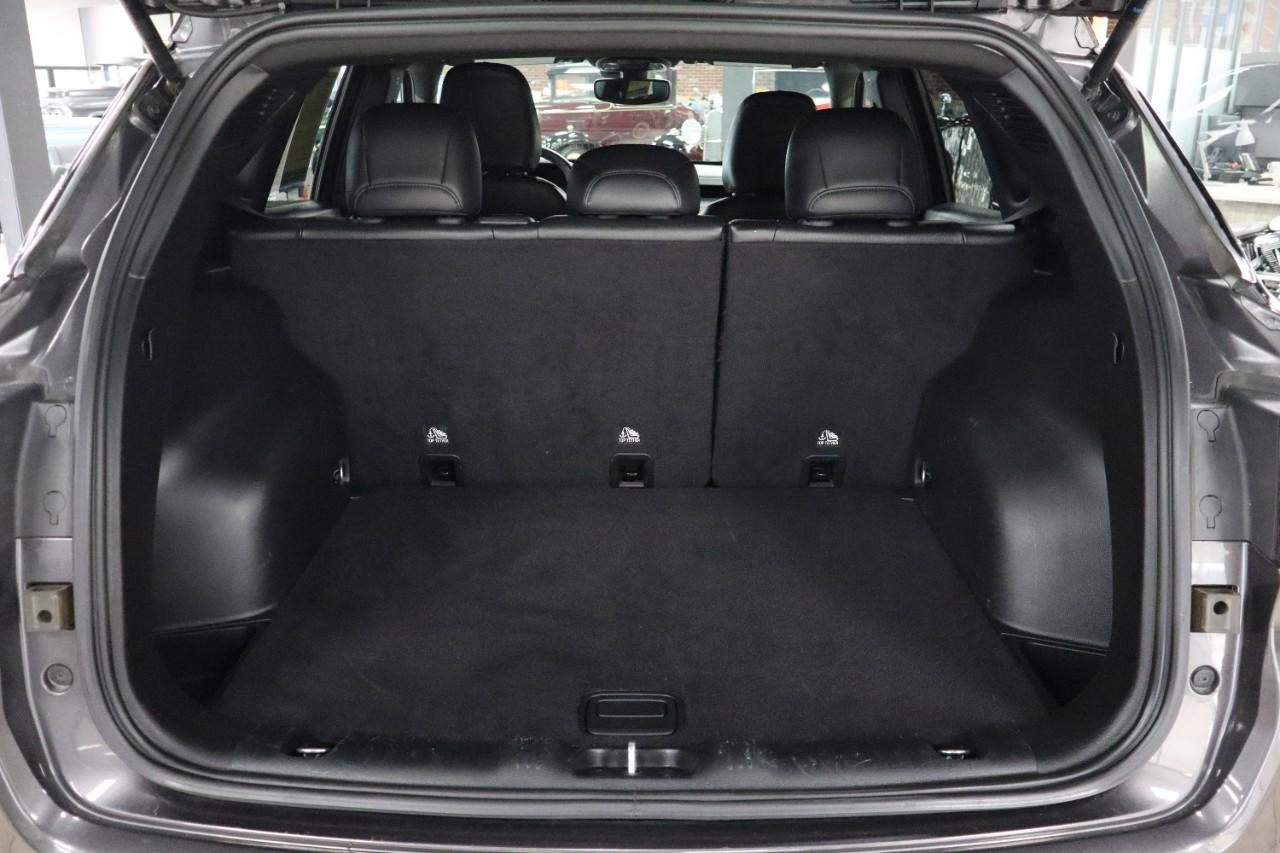 Jeep Compass Vehicle Full-screen Gallery Image 21
