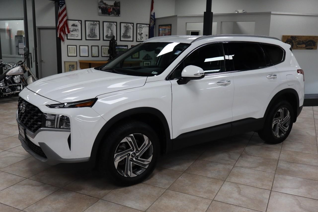 Hyundai Santa Fe Vehicle Full-screen Gallery Image 2