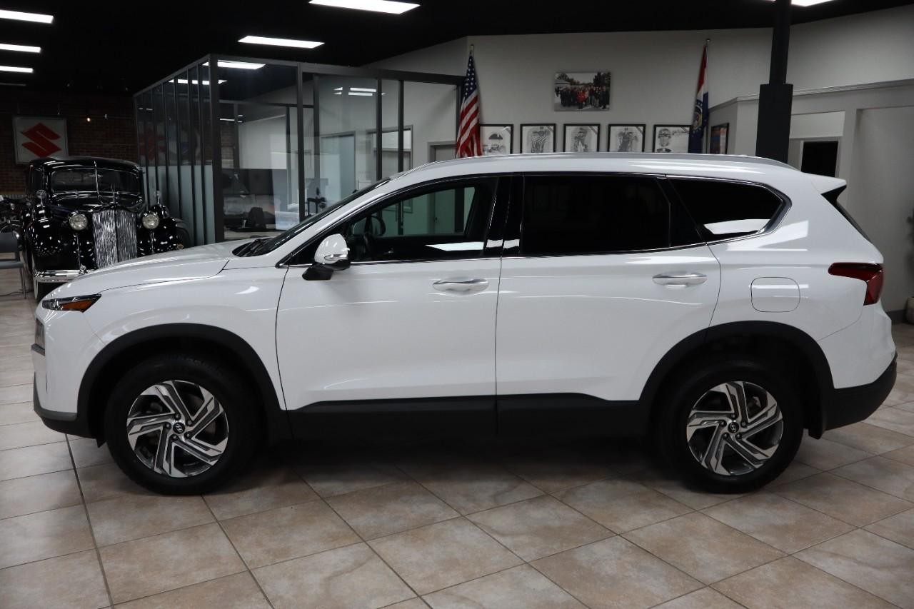 Hyundai Santa Fe Vehicle Full-screen Gallery Image 3