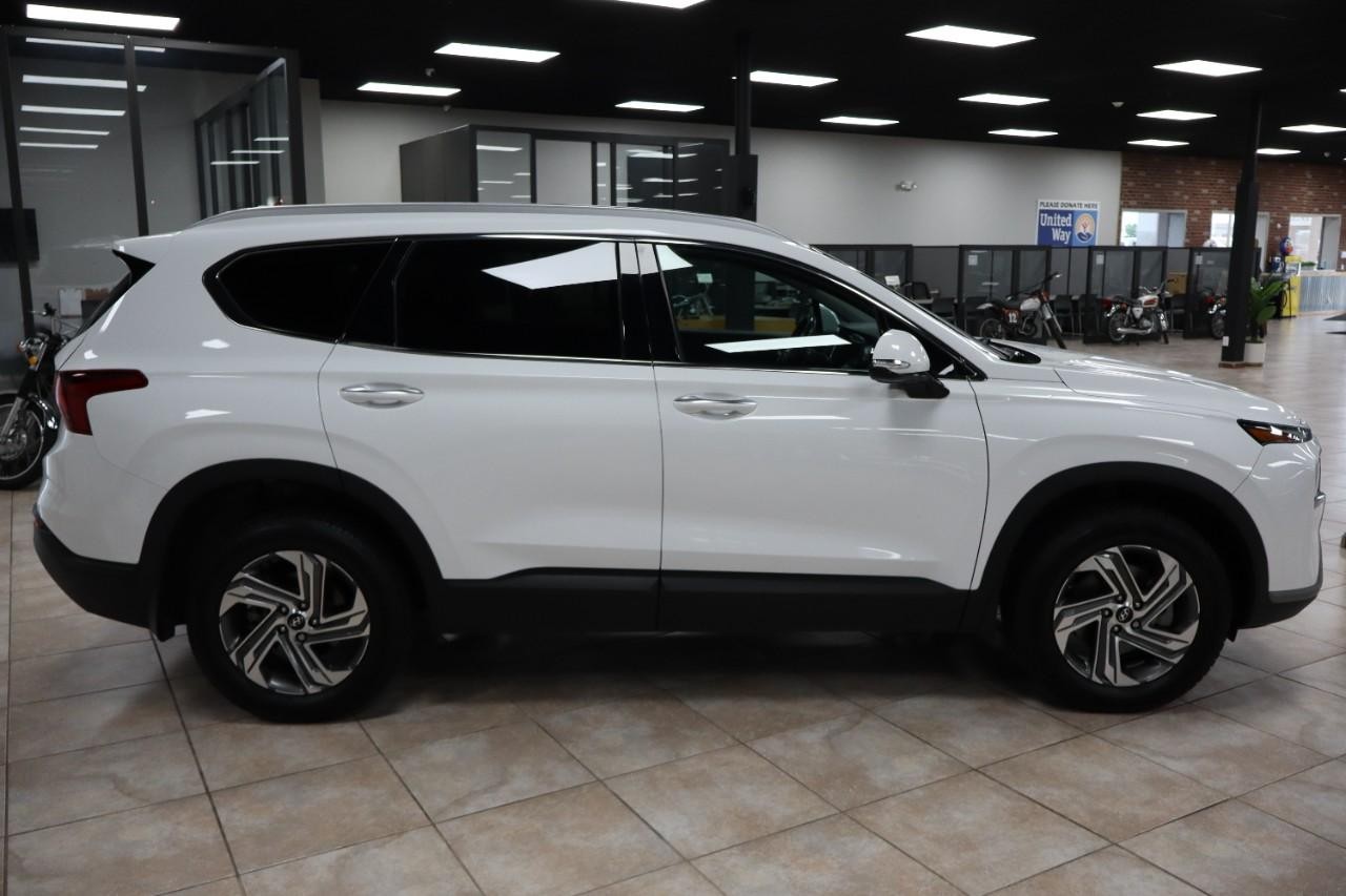 Hyundai Santa Fe Vehicle Full-screen Gallery Image 7