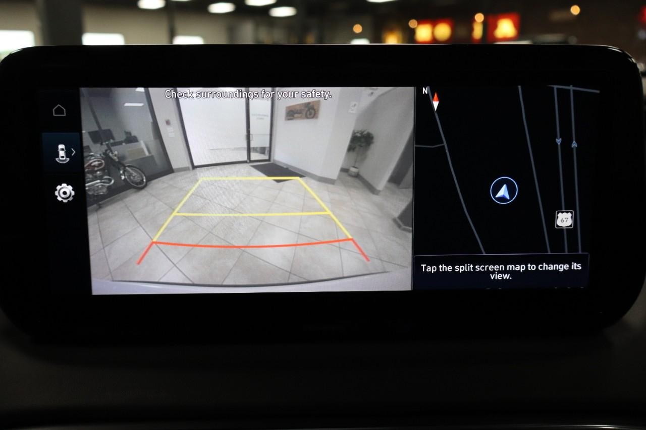 Hyundai Santa Fe Vehicle Full-screen Gallery Image 15