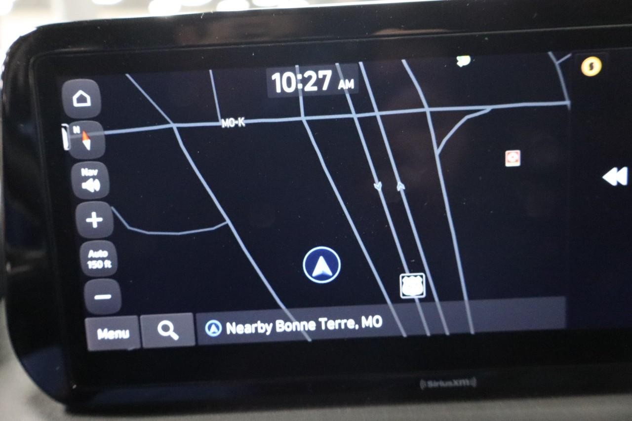 Hyundai Santa Fe Vehicle Full-screen Gallery Image 16