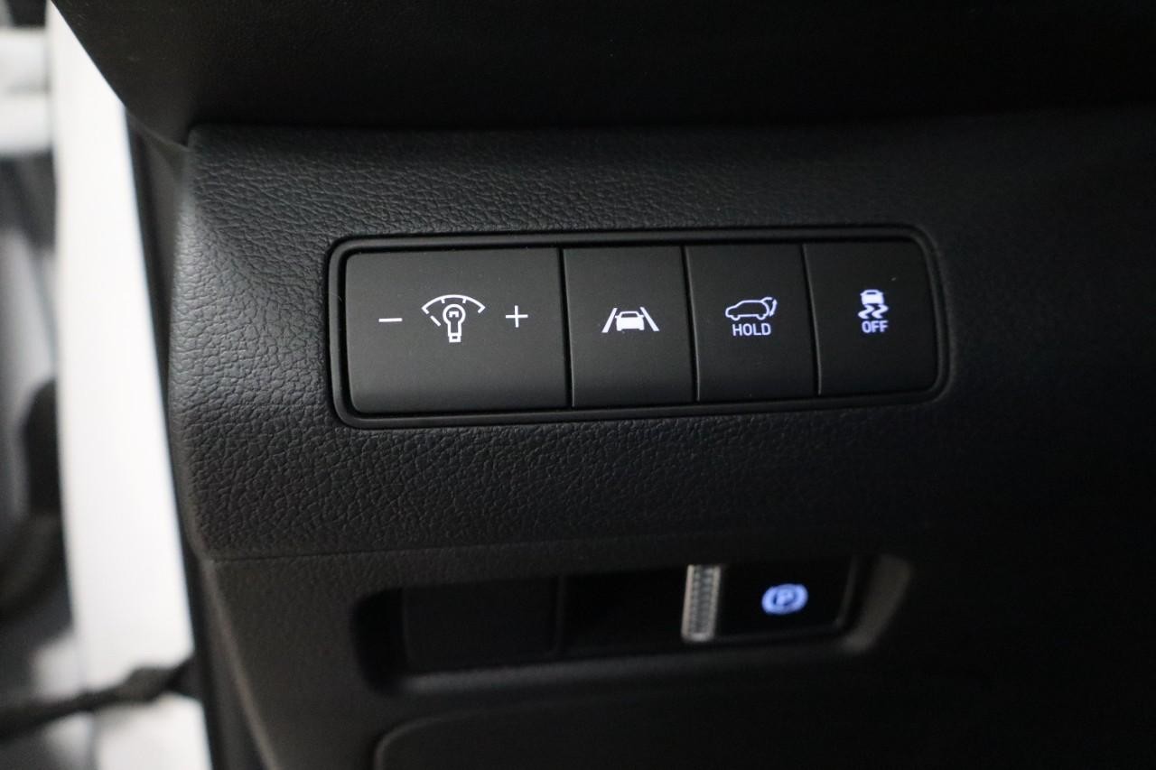 Hyundai Santa Fe Vehicle Full-screen Gallery Image 18