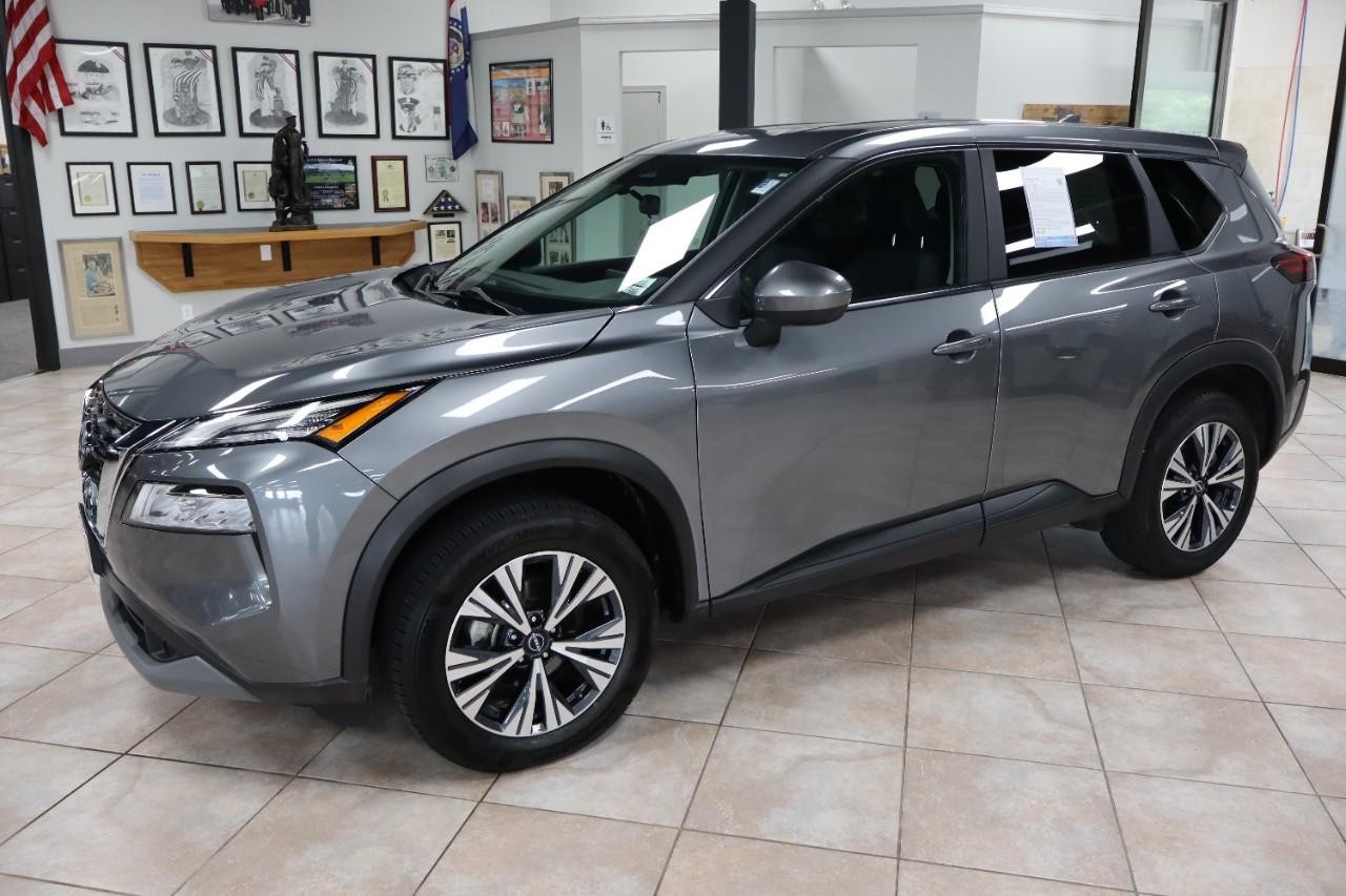 Nissan Rogue Vehicle Full-screen Gallery Image 2