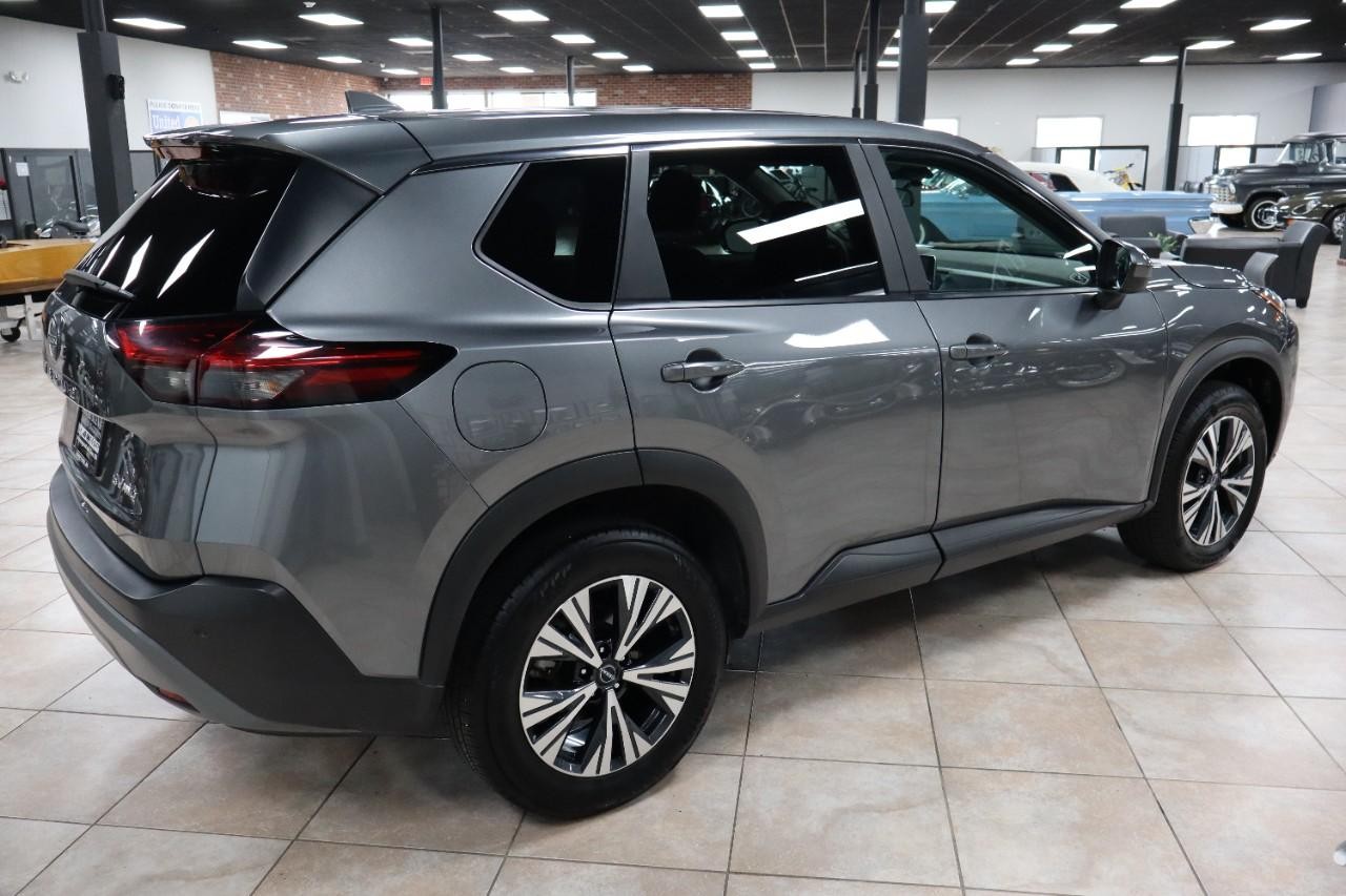 Nissan Rogue Vehicle Full-screen Gallery Image 5