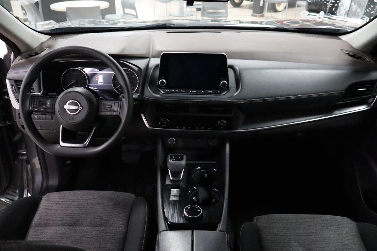 Nissan Rogue Vehicle Full-screen Gallery Image 12