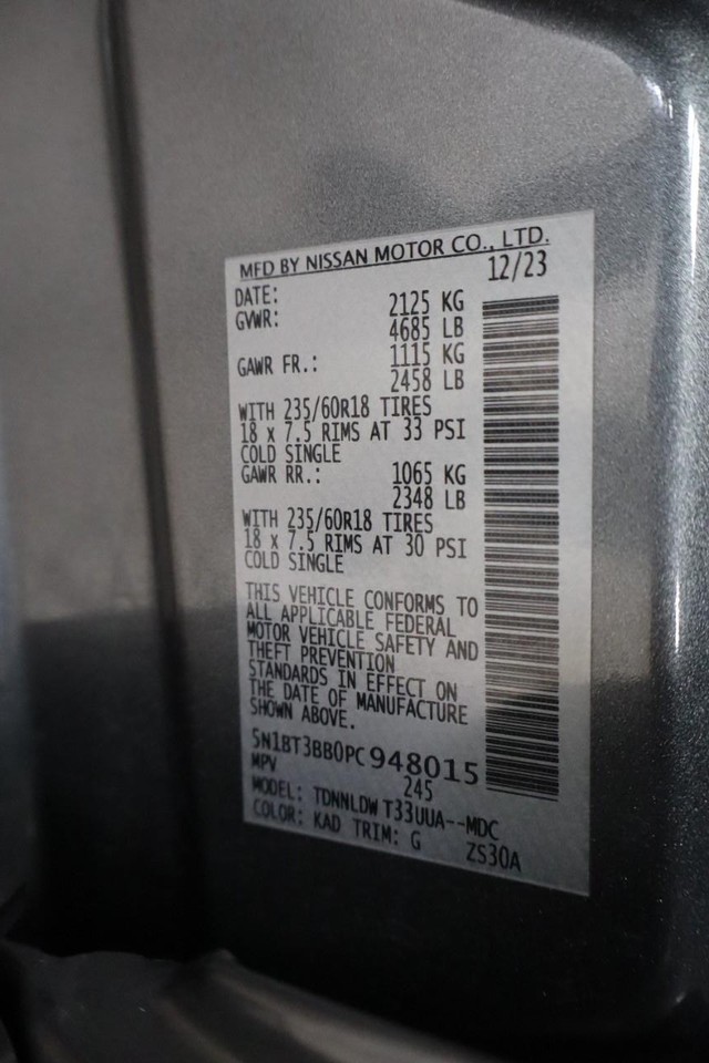 Nissan Rogue Vehicle Full-screen Gallery Image 19