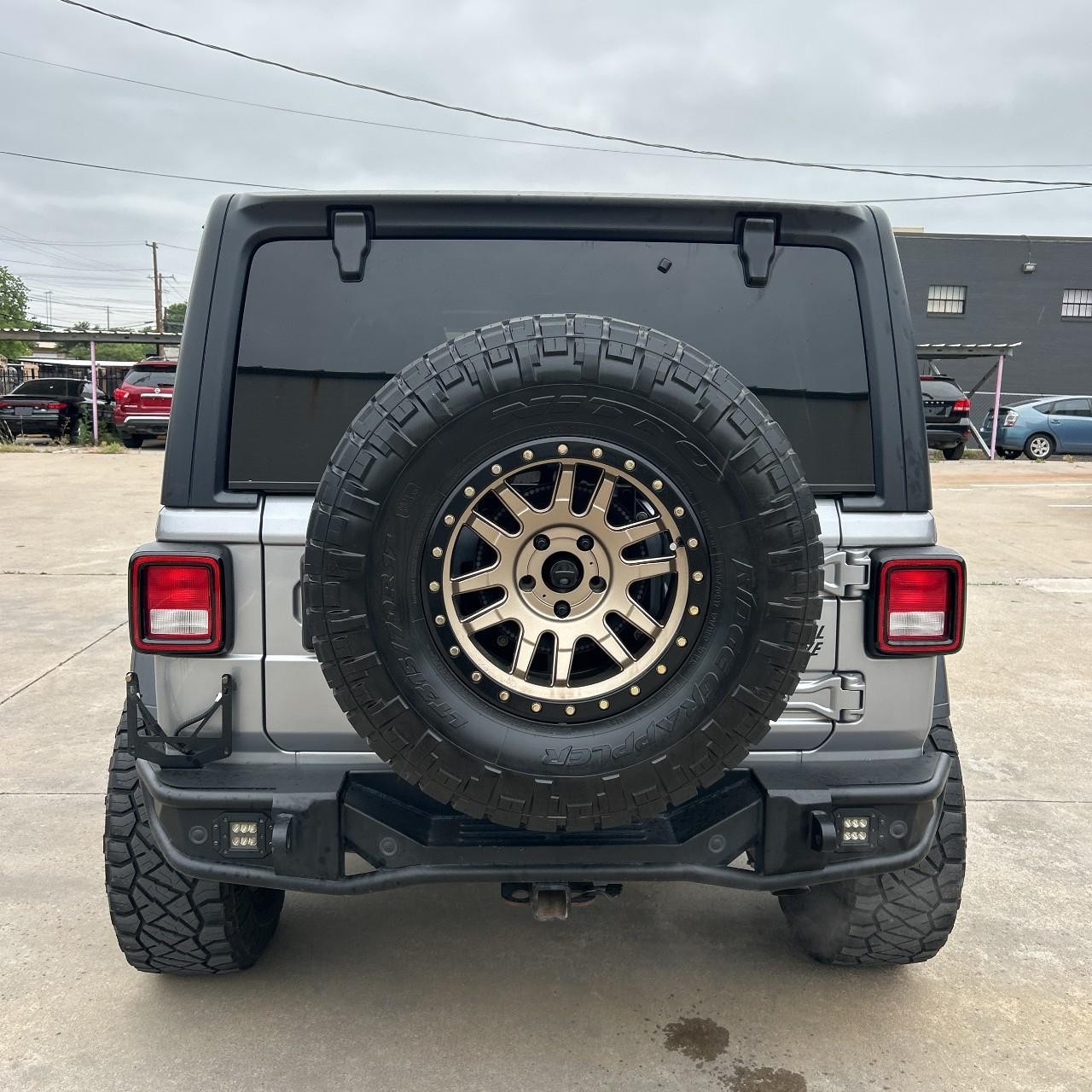 Jeep Wrangler Vehicle Full-screen Gallery Image 5