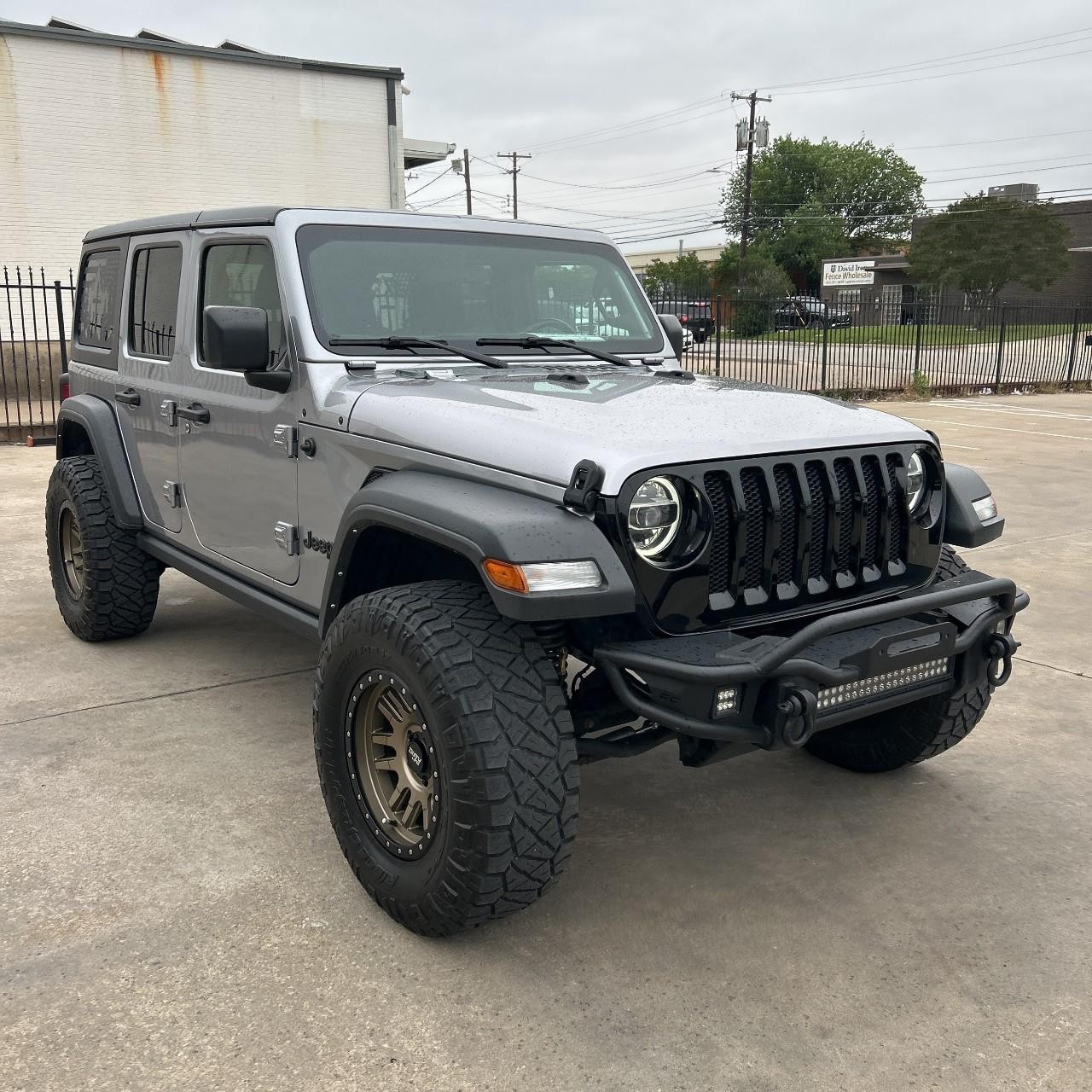 Jeep Wrangler Vehicle Full-screen Gallery Image 8