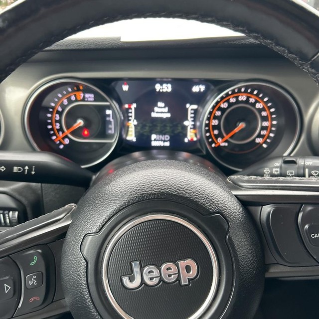 Jeep Wrangler Vehicle Full-screen Gallery Image 18