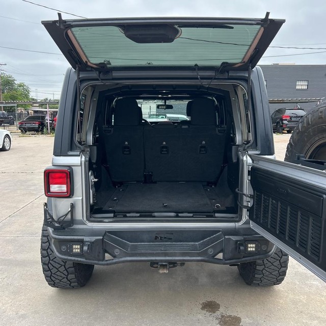 Jeep Wrangler Vehicle Full-screen Gallery Image 19