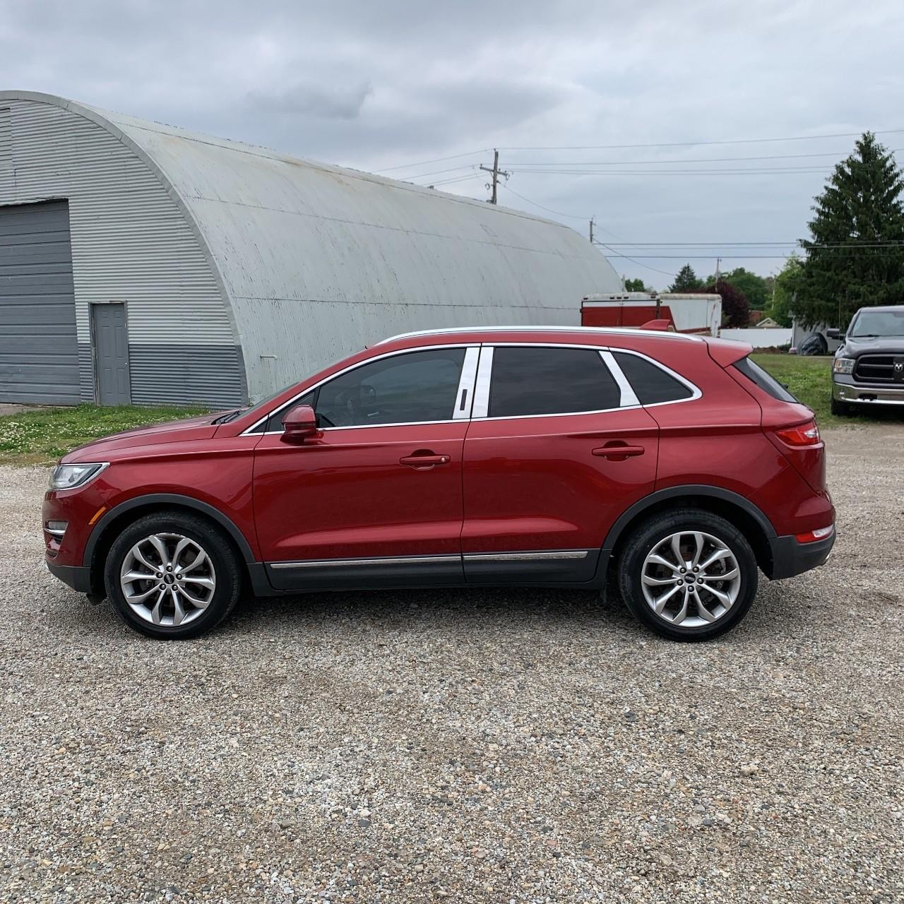 Lincoln MKC Vehicle Full-screen Gallery Image 3