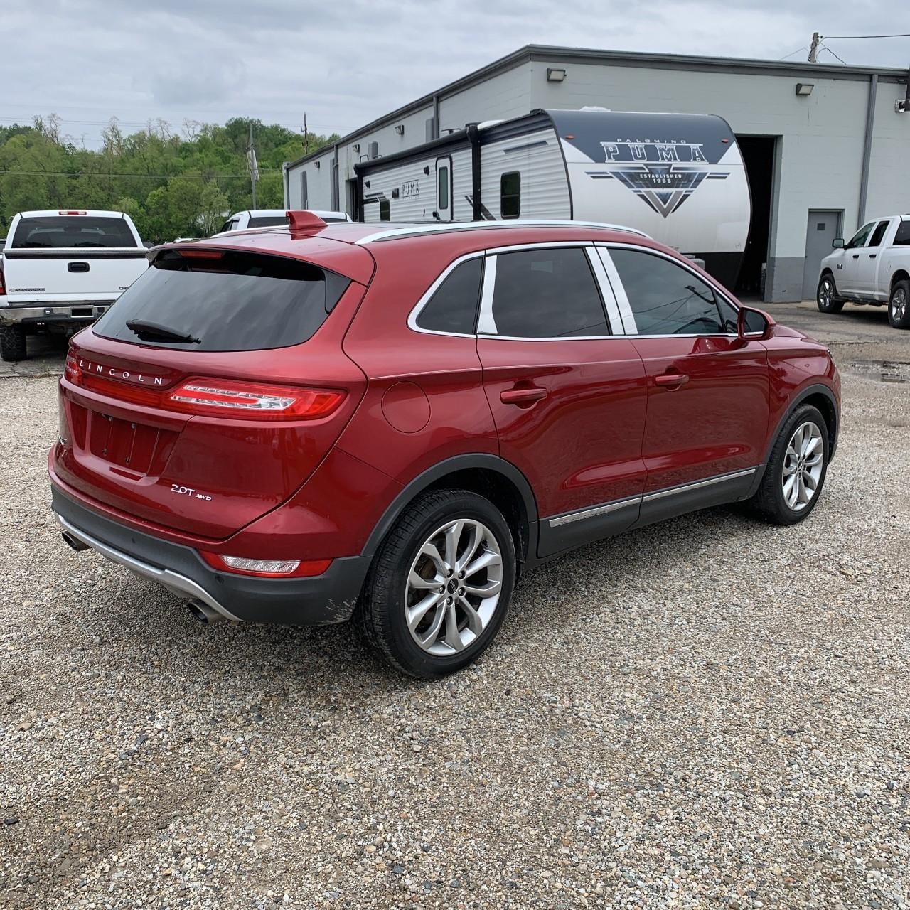 Lincoln MKC Vehicle Full-screen Gallery Image 6