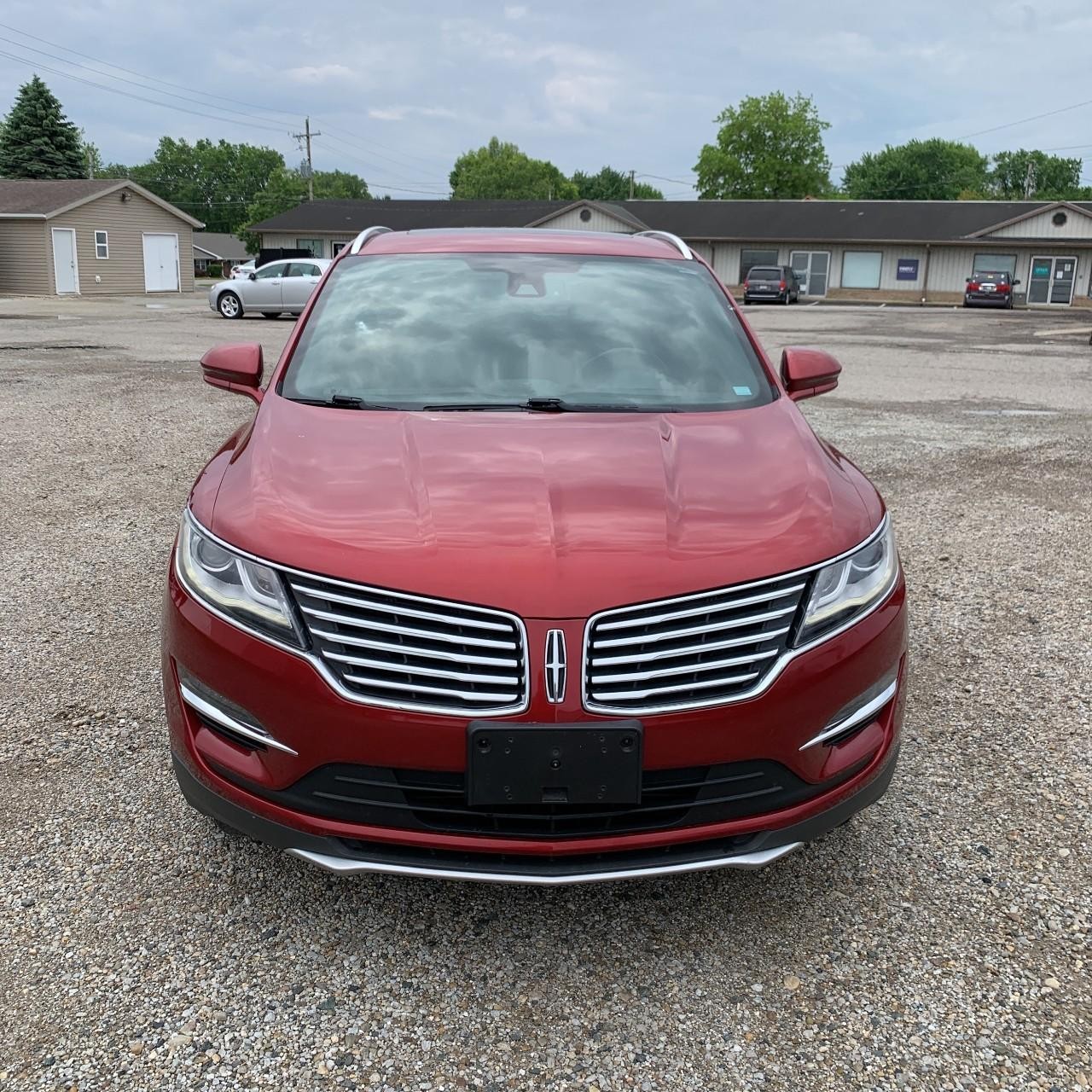Lincoln MKC Vehicle Full-screen Gallery Image 9