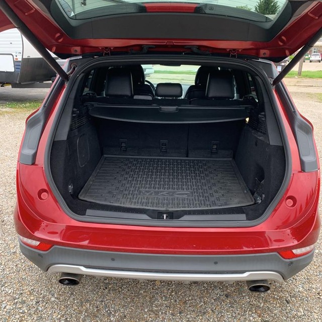 Lincoln MKC Vehicle Full-screen Gallery Image 21