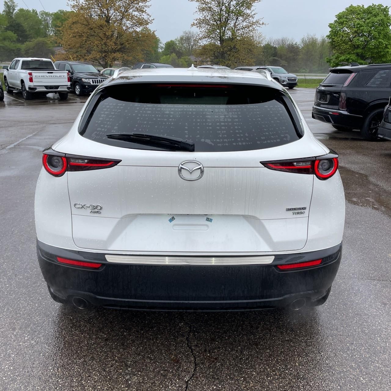 Mazda CX-30 Vehicle Full-screen Gallery Image 5