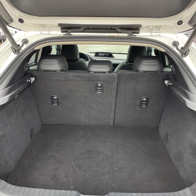 Mazda CX-30 Vehicle Full-screen Gallery Image 21