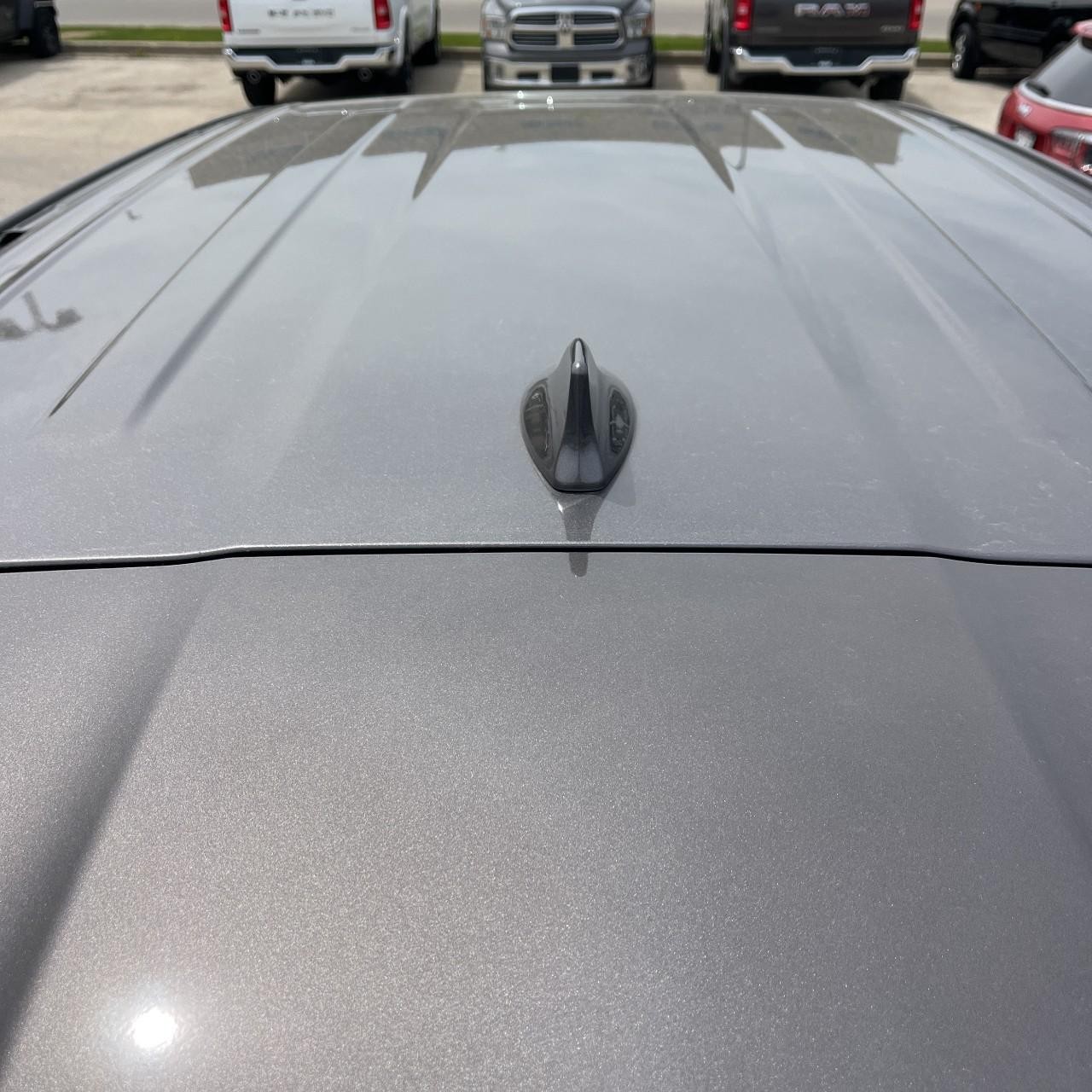 Toyota Highlander Vehicle Full-screen Gallery Image 10