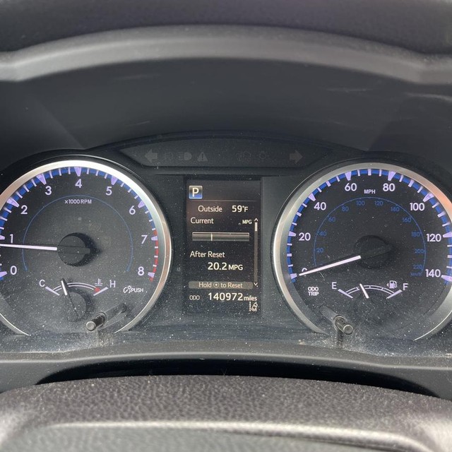 Toyota Highlander Vehicle Full-screen Gallery Image 19