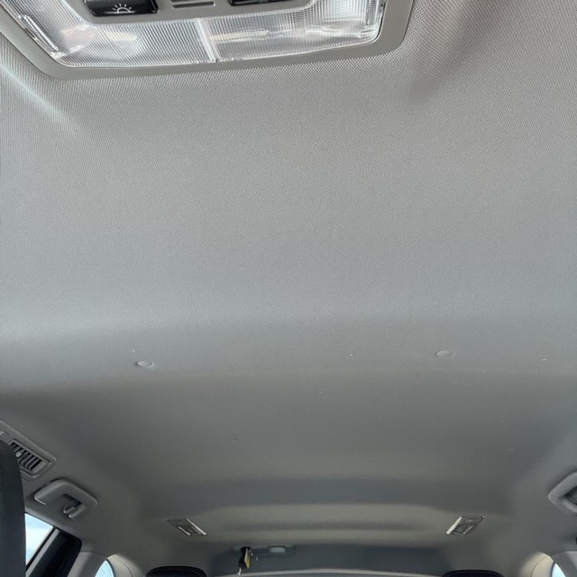 Toyota Highlander Vehicle Full-screen Gallery Image 20