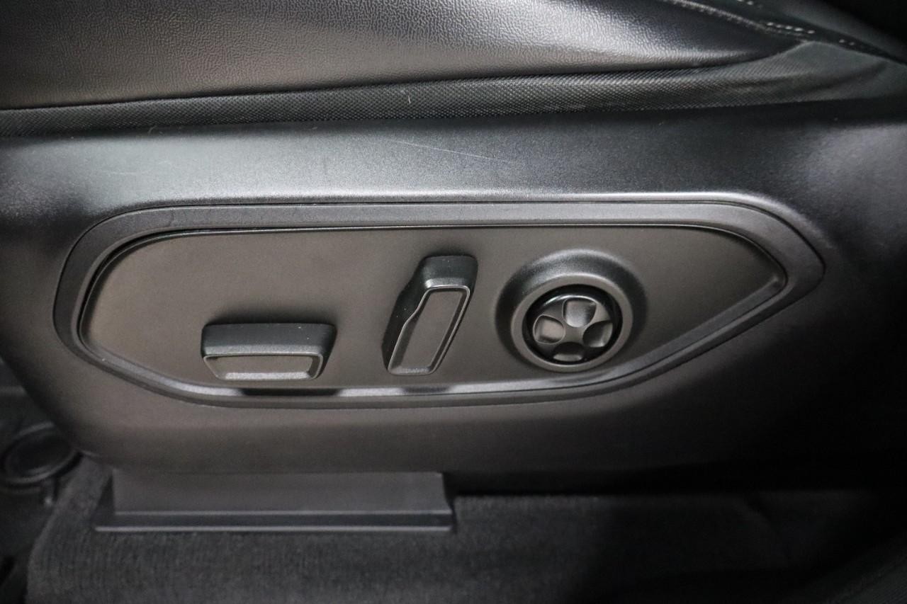 Jeep Grand Cherokee L Vehicle Full-screen Gallery Image 14