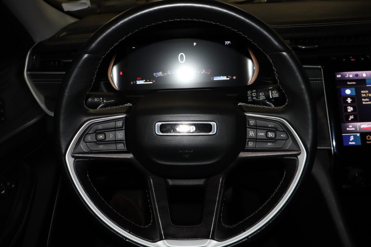 Jeep Grand Cherokee L Vehicle Full-screen Gallery Image 15