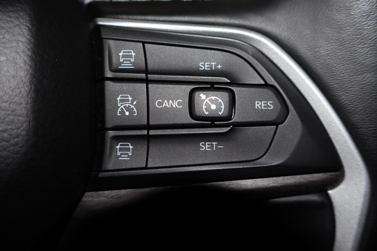 Jeep Grand Cherokee L Vehicle Full-screen Gallery Image 18