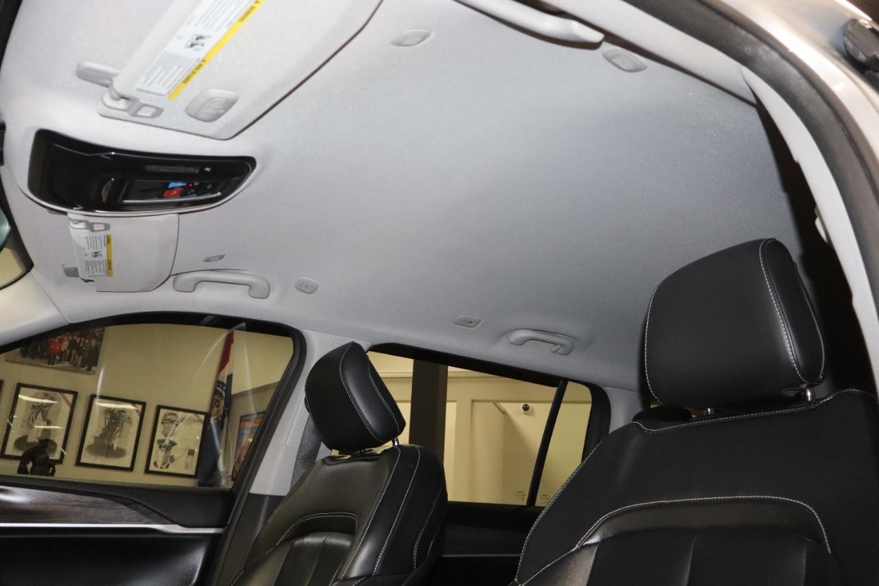 Jeep Grand Cherokee L Vehicle Full-screen Gallery Image 26