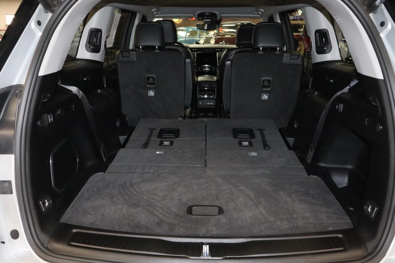 Jeep Grand Cherokee L Vehicle Full-screen Gallery Image 33