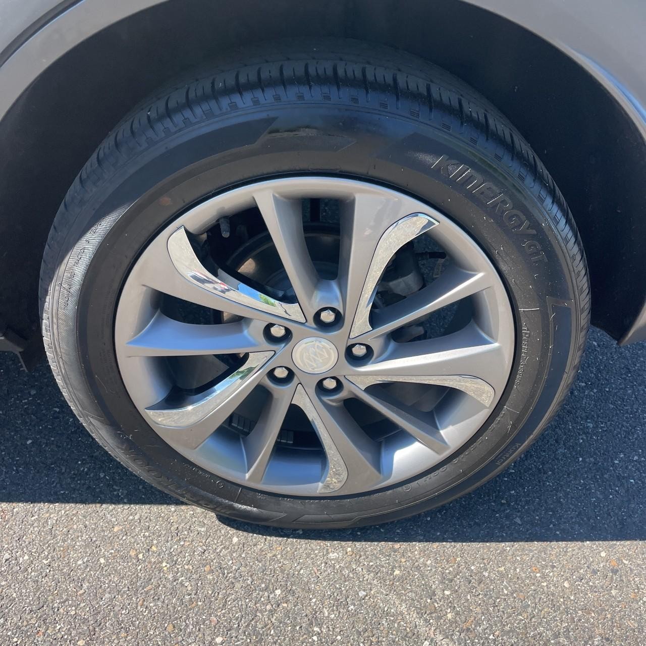 Buick Encore GX Vehicle Full-screen Gallery Image 9