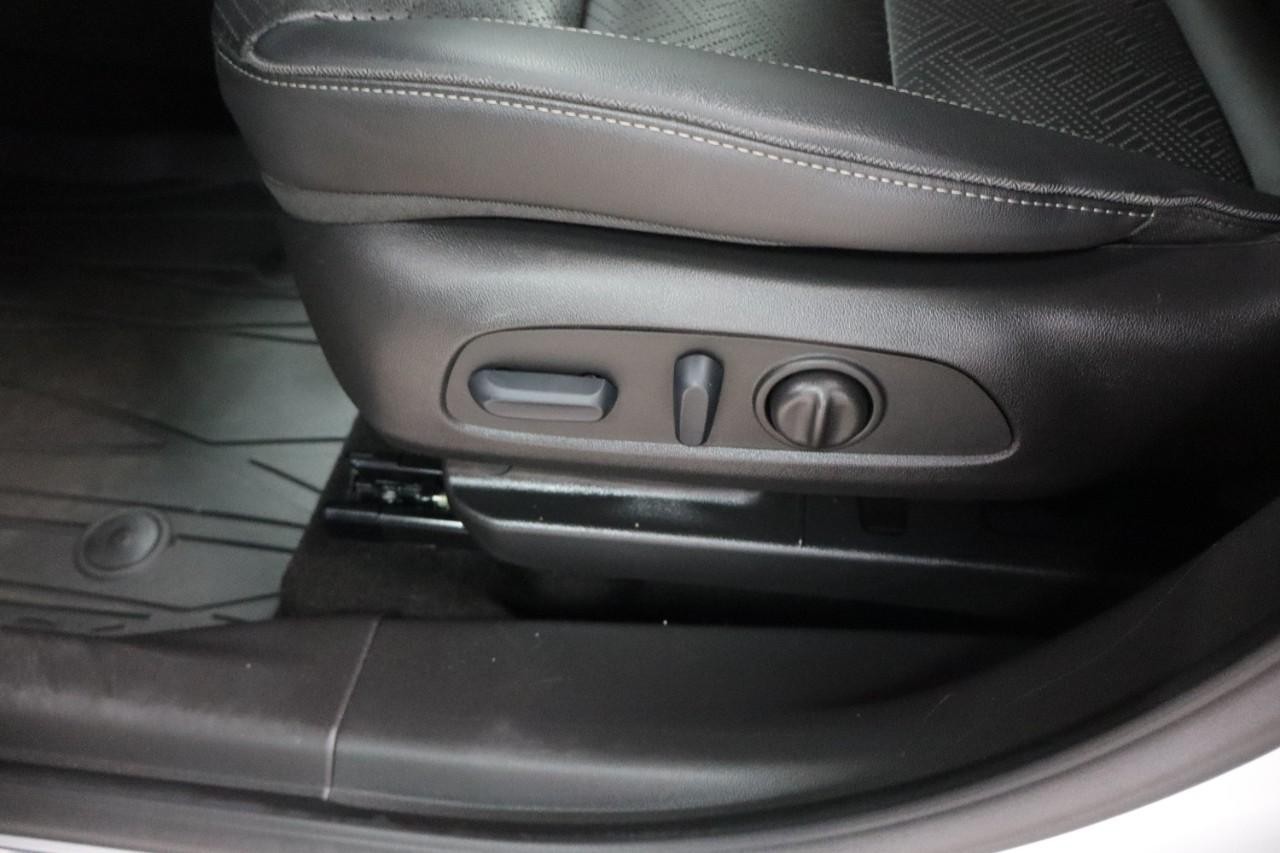Buick Encore GX Vehicle Full-screen Gallery Image 10