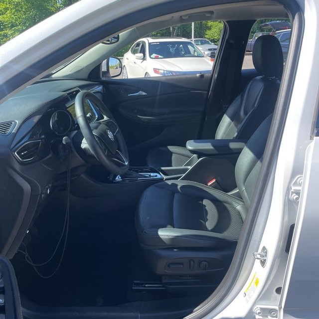 Buick Encore GX Vehicle Full-screen Gallery Image 10