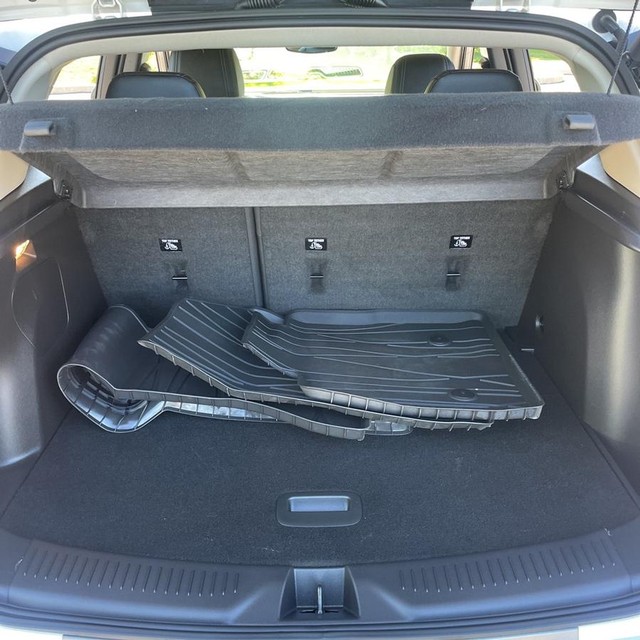 Buick Encore GX Vehicle Full-screen Gallery Image 20