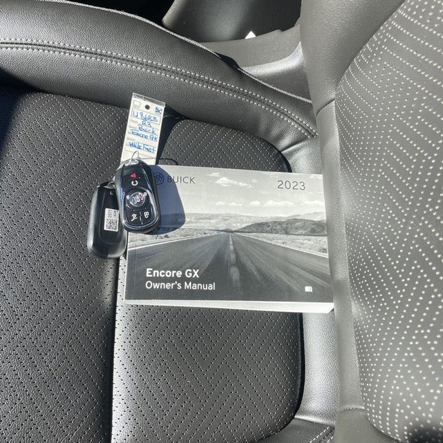 Buick Encore GX Vehicle Full-screen Gallery Image 23