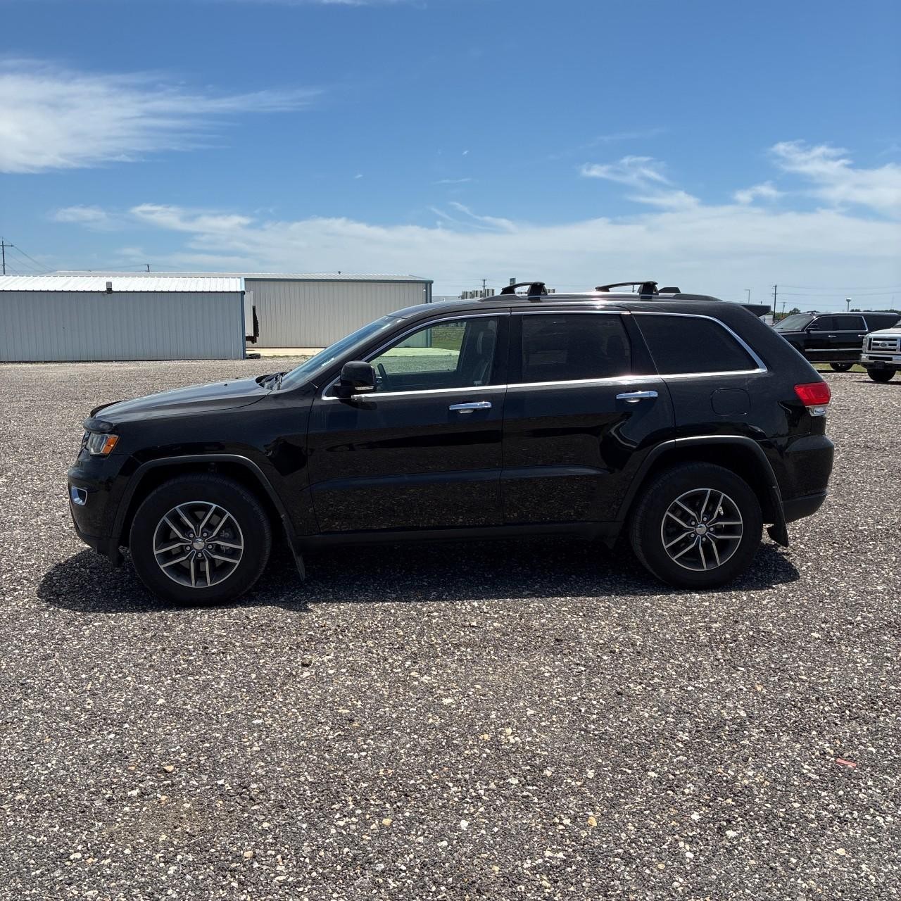 Jeep Grand Cherokee Vehicle Full-screen Gallery Image 2