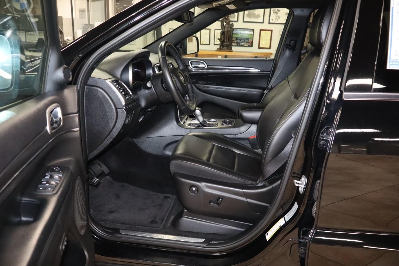 Jeep Grand Cherokee Vehicle Full-screen Gallery Image 9