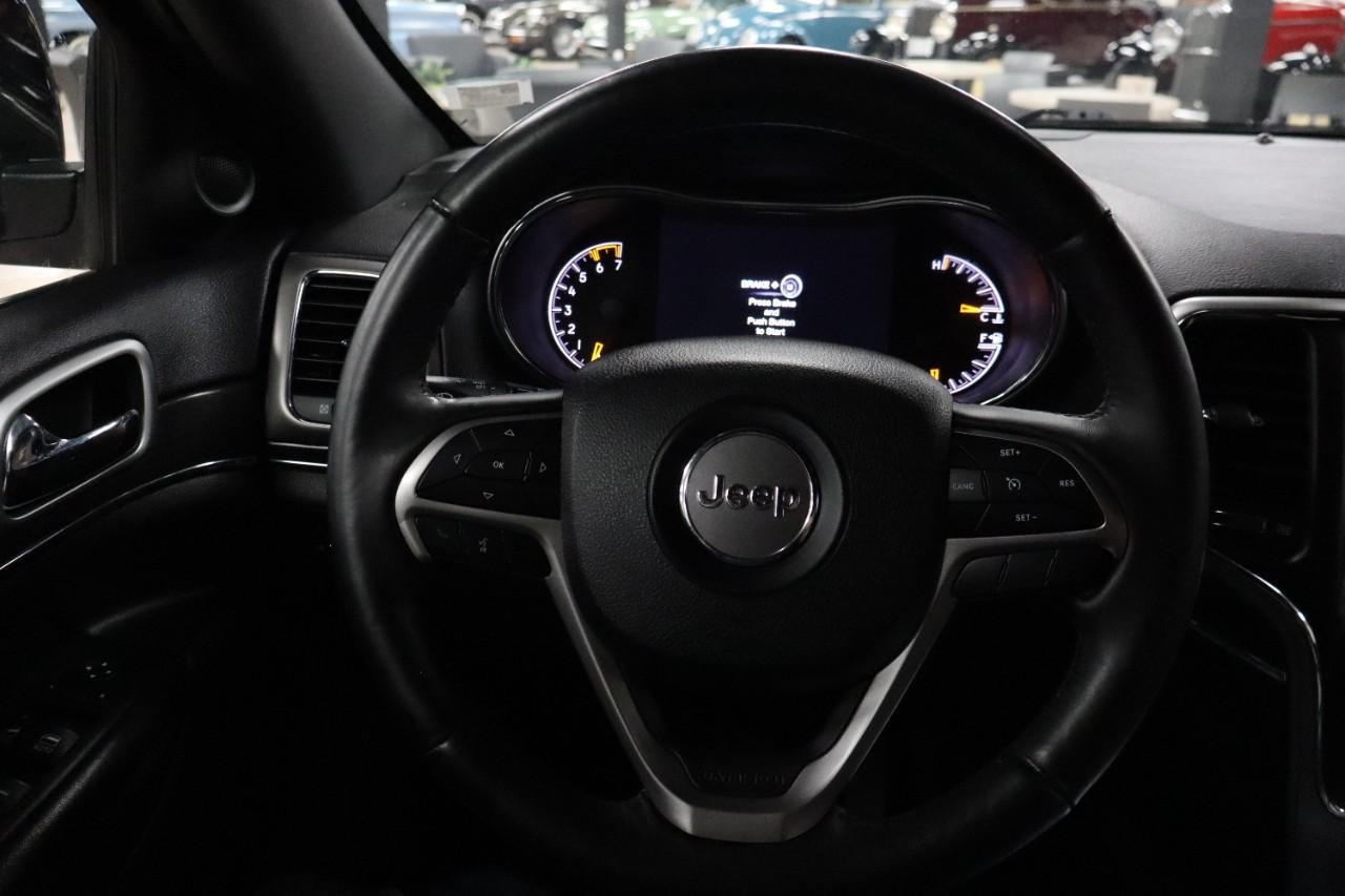 Jeep Grand Cherokee Vehicle Full-screen Gallery Image 15