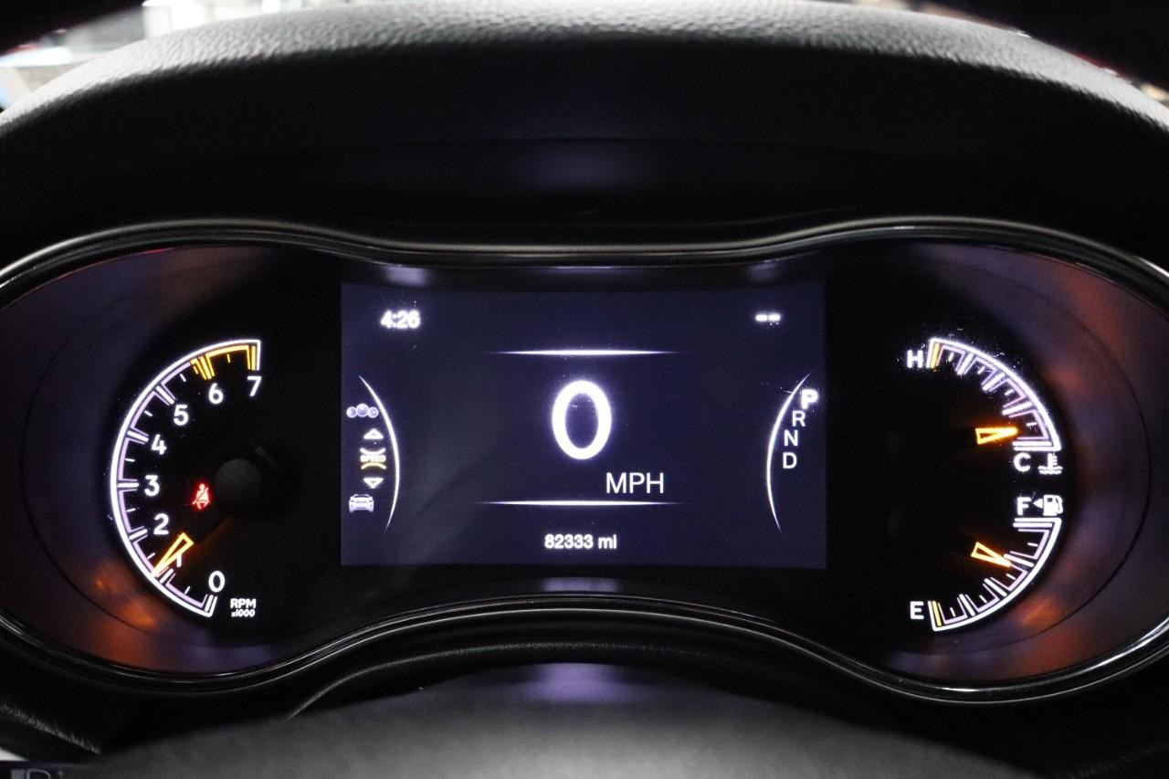 Jeep Grand Cherokee Vehicle Full-screen Gallery Image 18