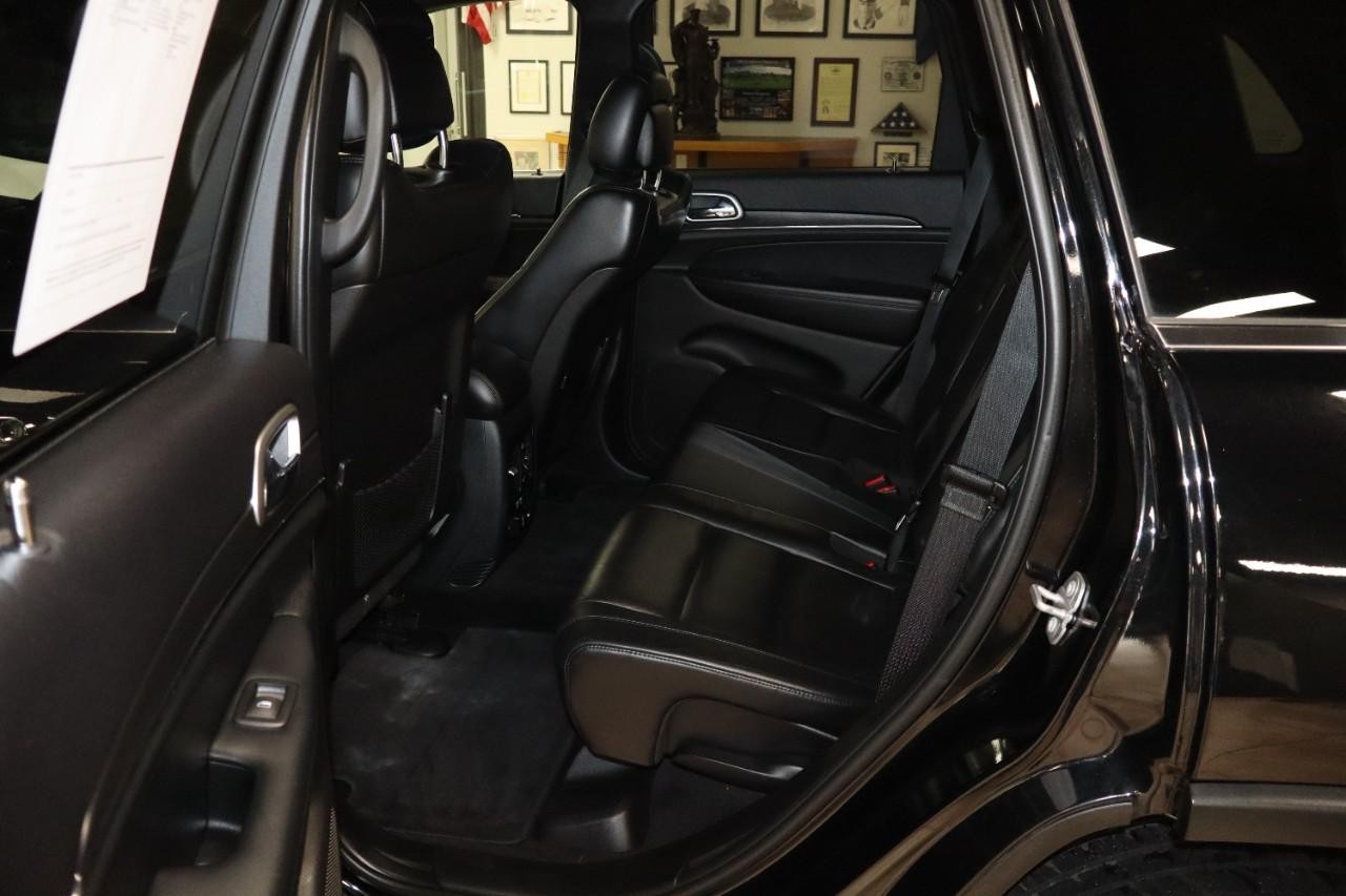 Jeep Grand Cherokee Vehicle Full-screen Gallery Image 28