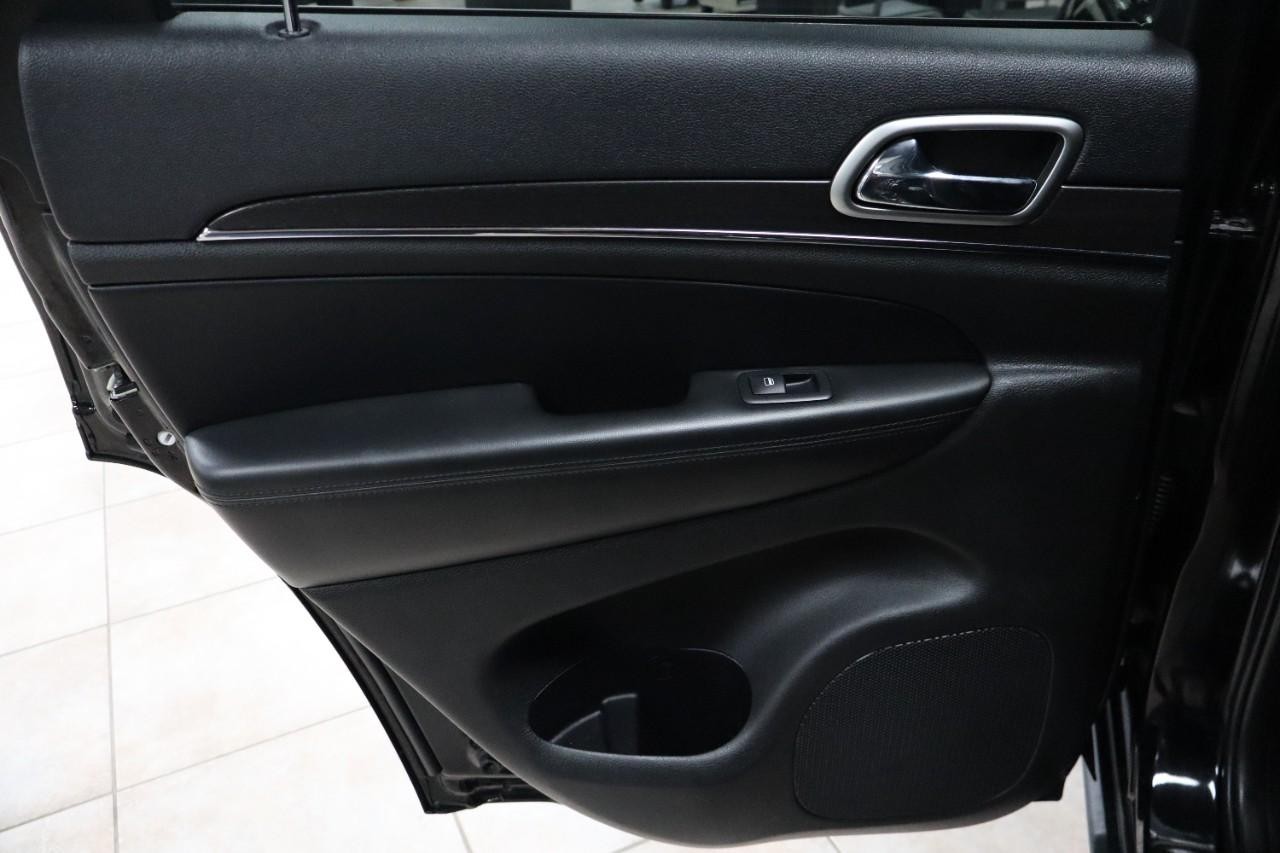 Jeep Grand Cherokee Vehicle Full-screen Gallery Image 29