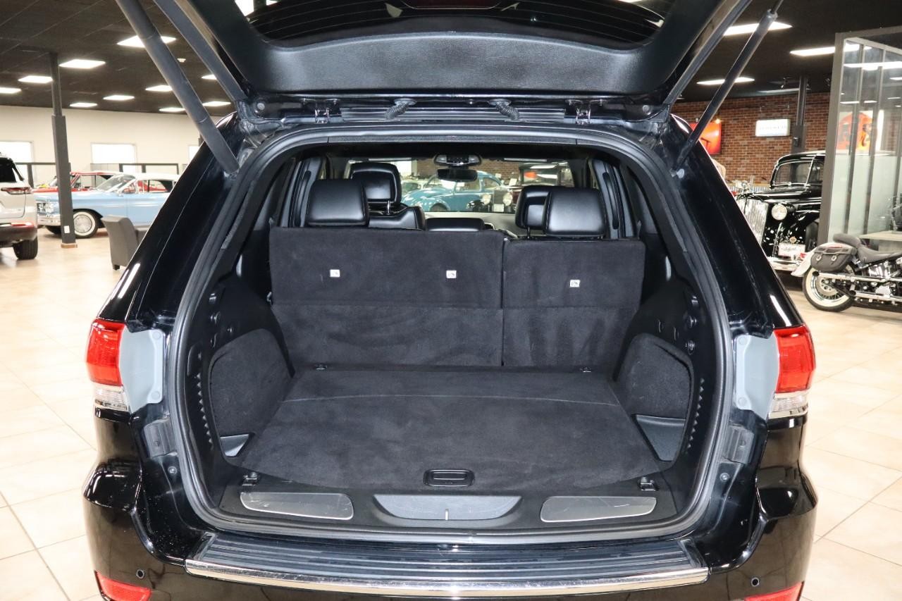 Jeep Grand Cherokee Vehicle Full-screen Gallery Image 31