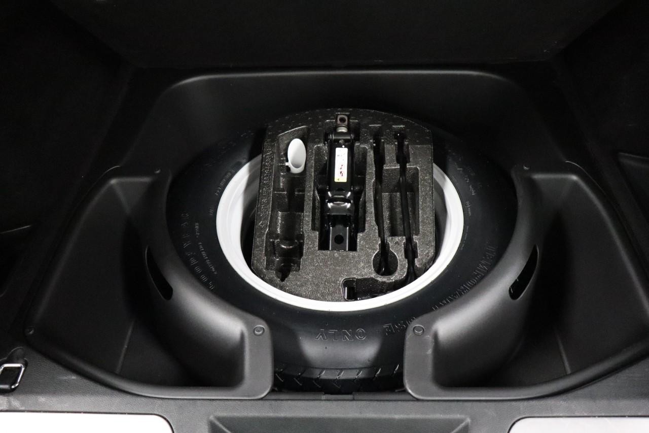 Jeep Grand Cherokee Vehicle Full-screen Gallery Image 33