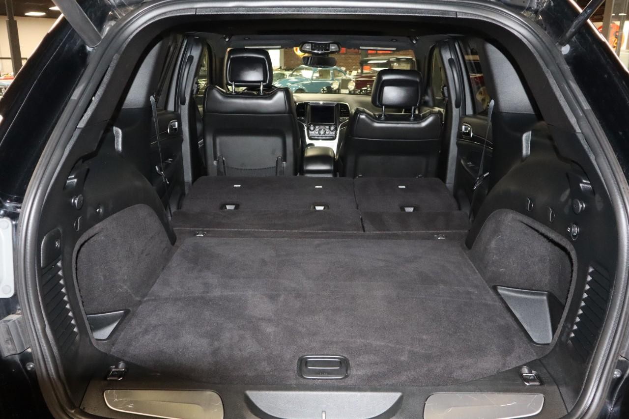 Jeep Grand Cherokee Vehicle Full-screen Gallery Image 34