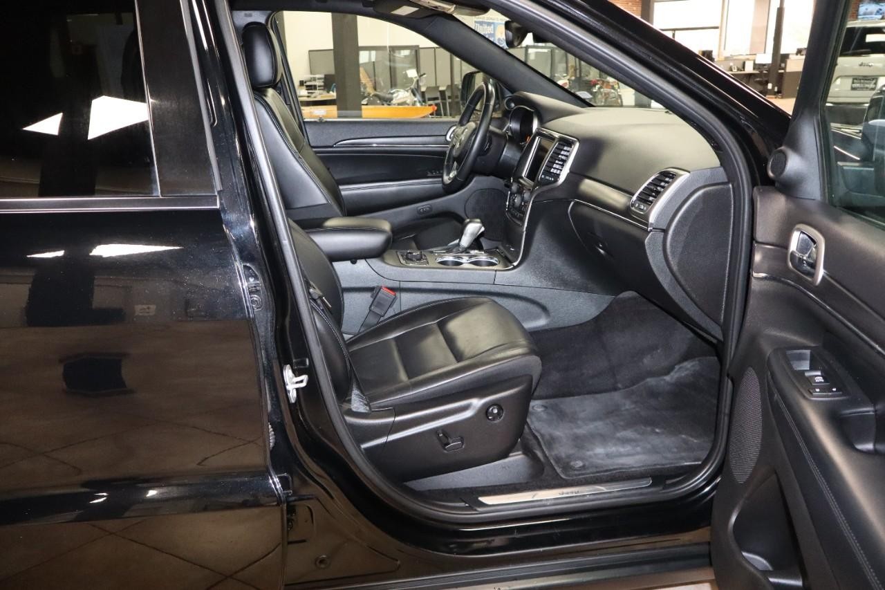 Jeep Grand Cherokee Vehicle Full-screen Gallery Image 37