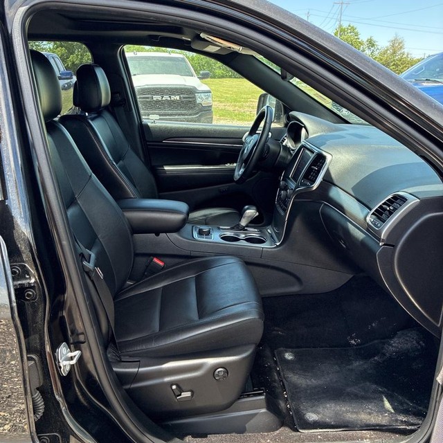 Jeep Grand Cherokee Vehicle Full-screen Gallery Image 10