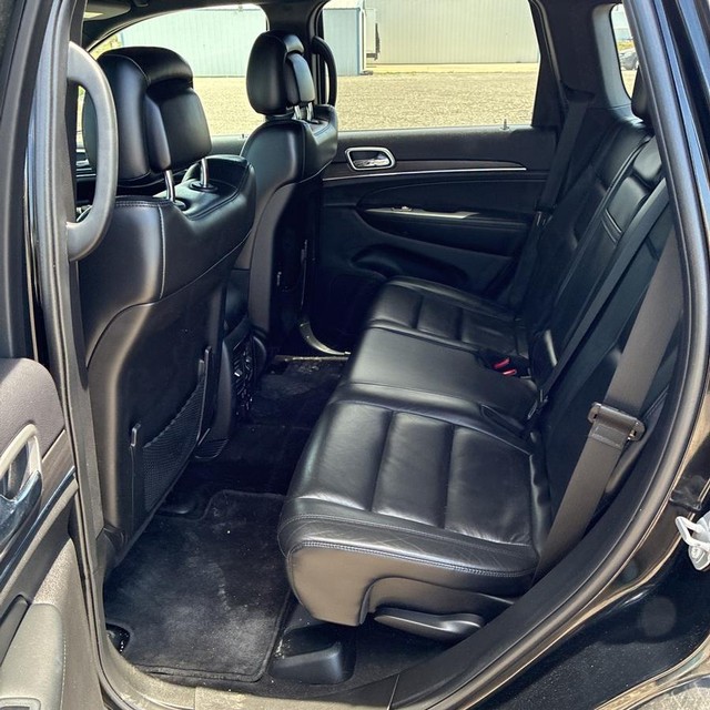 Jeep Grand Cherokee Vehicle Full-screen Gallery Image 11